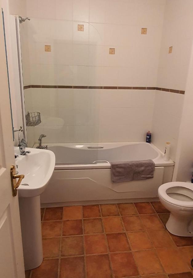 Galway City Lovely 2 Bed Apartment Екстериор снимка
